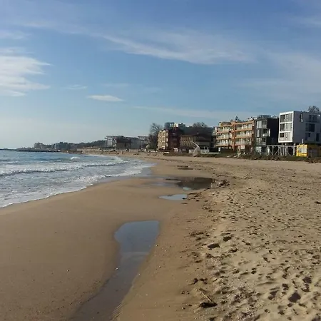 Dunav Str. Apartment Ravda