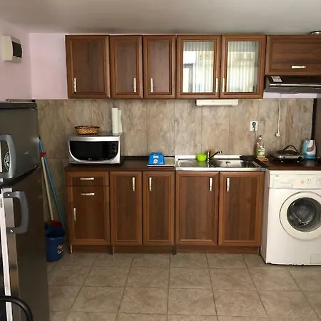 Dunav Str. Apartment Ravda